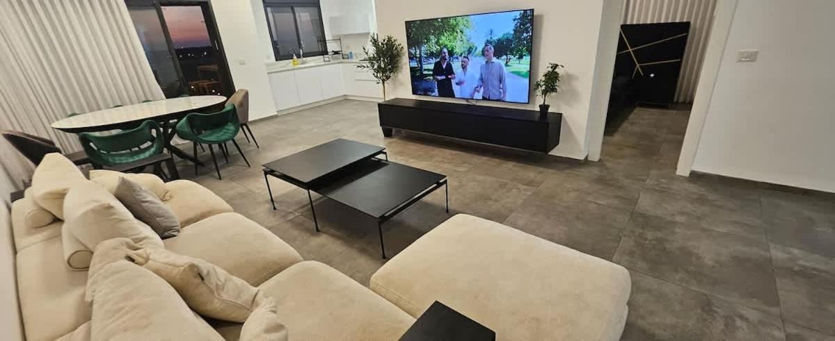Stunning And Spacious In Kiryat Ata Qiryat Ata Exterior photo